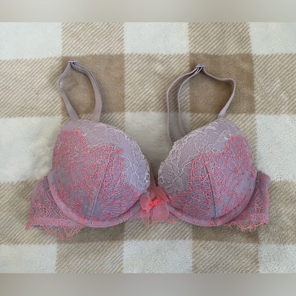 Victoria's Secret Lace Bra 32A in Lavender and Pink